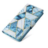 Peňaženkové kožené puzdro MARBLE na iPhone 13 Pro - Modrá