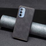 Peňaženkové kožené puzdro Magnetic Splicing na Moto G31/G41 - Čierna