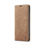 Peňaženkové kožené puzdro CaseMe na iPhone 14 Plus - Hnedá