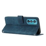 Peňaženkové kožené puzdro STRIPE na Motorola Edge 30 - Modrá
