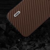 Gumený kryt ABEEL Carbon na iPhone 15 - Tmavo hnedá