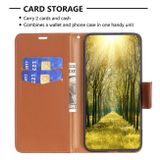 Peňaženkové kožené puzdro LITCHI na iPhone 15 Pro - Hnedá