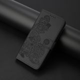 Peňaženkové kožené puzdro Datura Flower na Moto G84 - Čierna