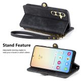 Peňaženkové kožené puzdro Geometric Zipper na Samsung Galaxy S24 Plus 5G - Čierna